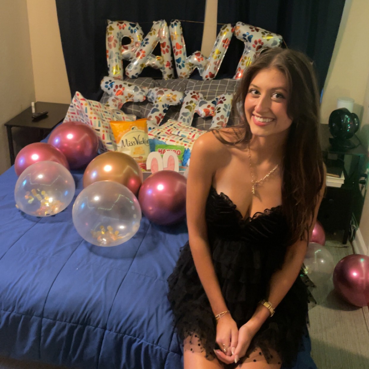 Pawty Time Logo